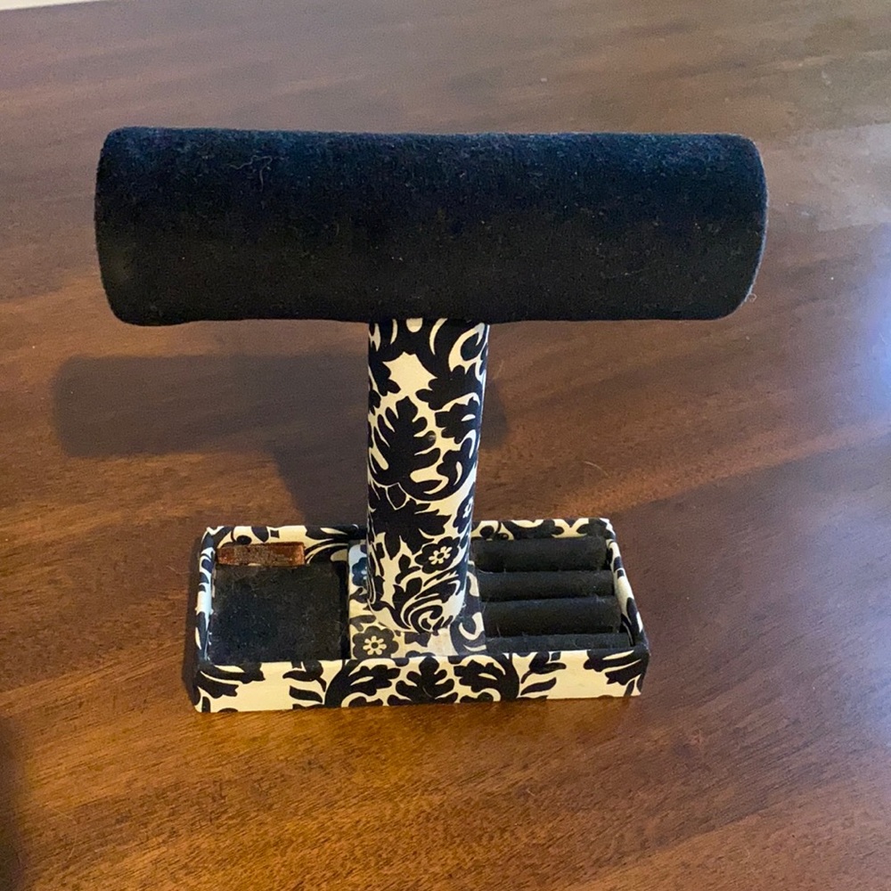 Jewelry holder for bracelets and rings